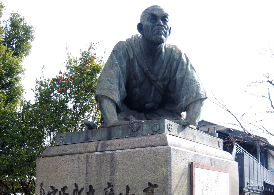 三条京阪（高山彦九郎像前）